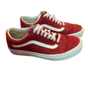 Cherry 🍒 red old skool Vans low top all suede